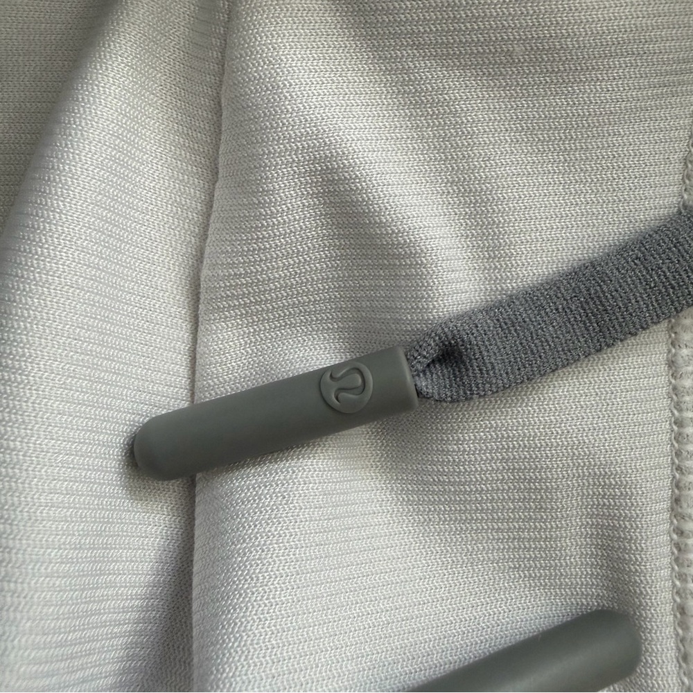 Lululemon Pace Breaker Shorts 8” Medium - Picture 9 of 9